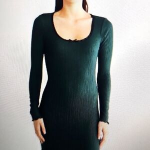 NWT Lush Long Sleeved Sweater Dress Allover Ribbing Deep Green Large
